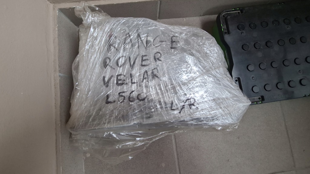 фото №3, Range rover velar петлі капот лівий правий