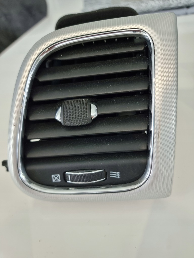 фото №13, Jeep grand cherokee wk2 lift решётка обдув левая