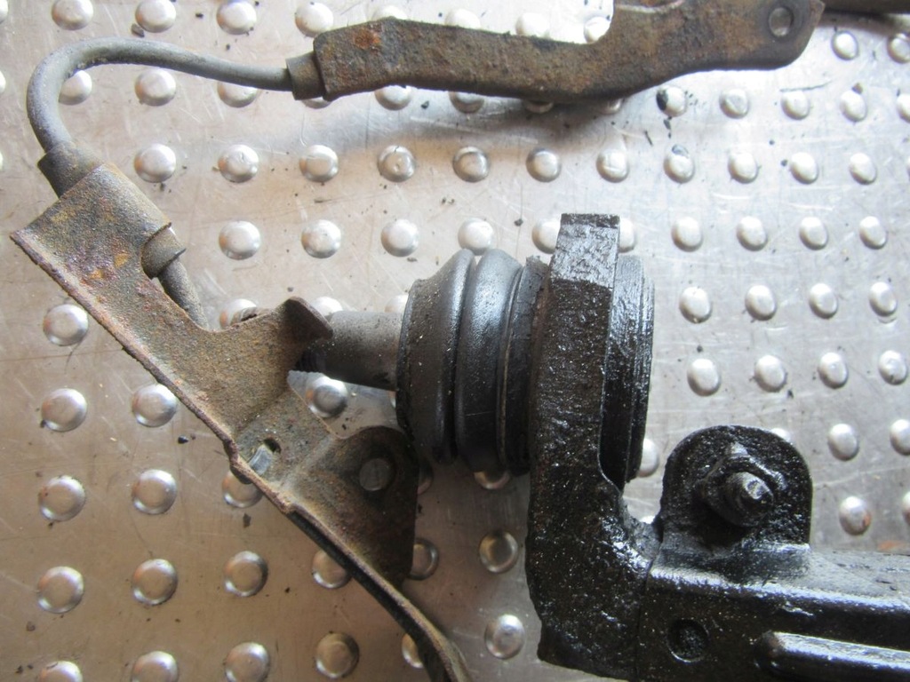 фото №10, Toyota sequoia 2003 поворотний кулак перед