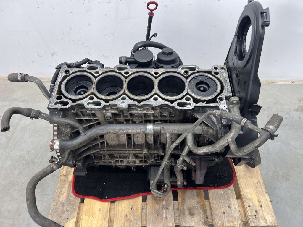 фото №5, Volvo v70 ii lift s60 s80 xc70 блок двигателя d5244t d5244t4 d5244t5