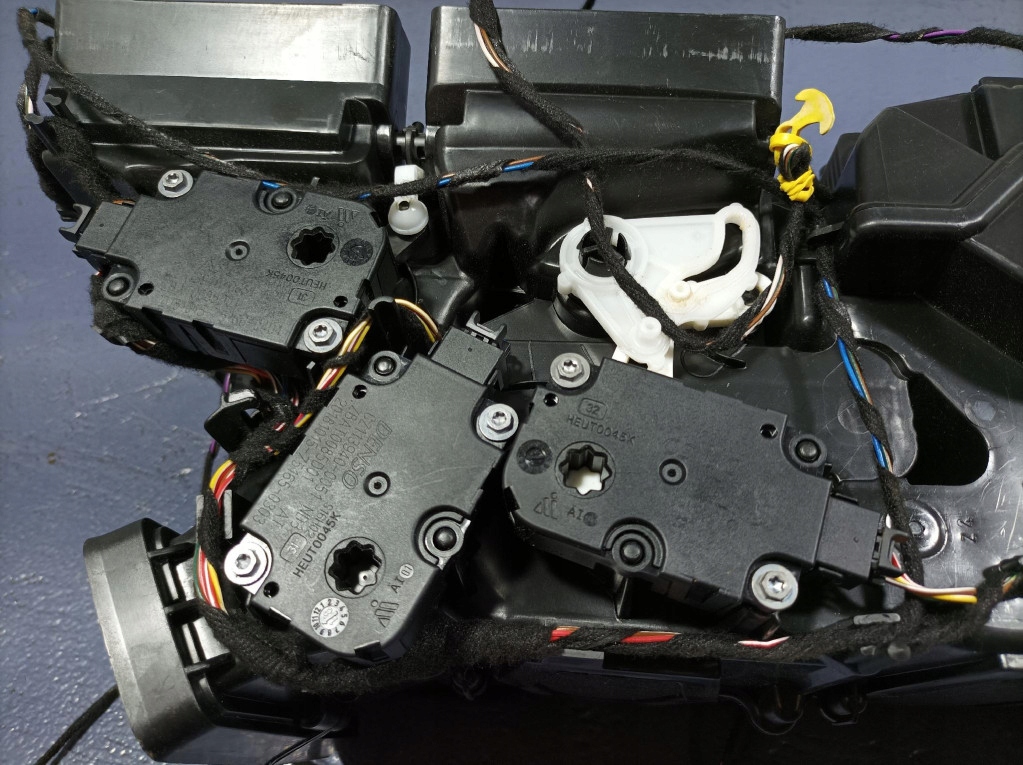 фото №6, Audi a8 d5 отопитель воздуха задняя задняя 4n0820004a