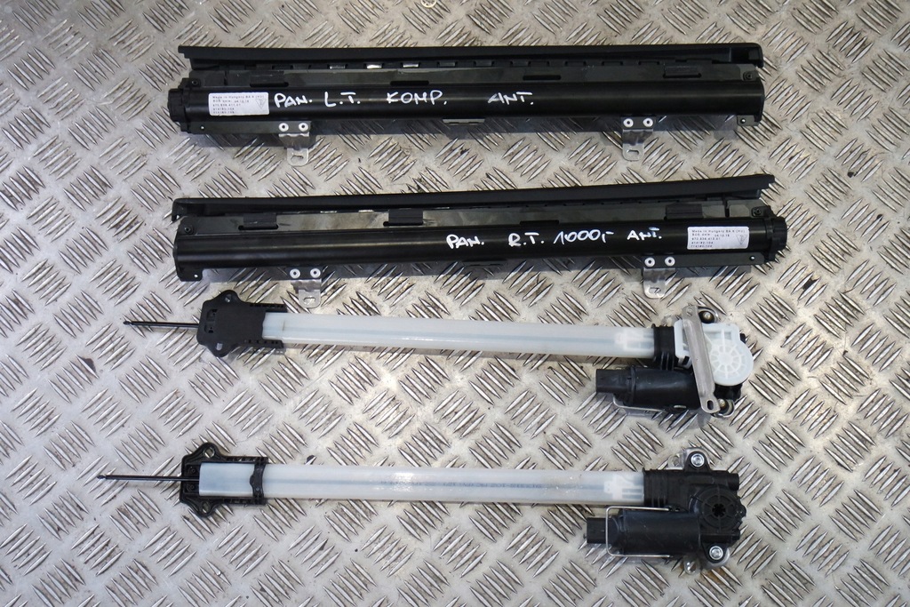 фото №1, Шторка шторка дверь porsche panamera 97053641201