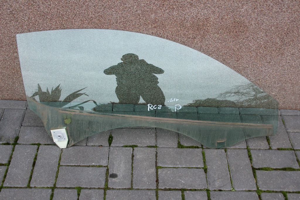 фото №1, Стекло дверь правый перед 11r peugeot rcz