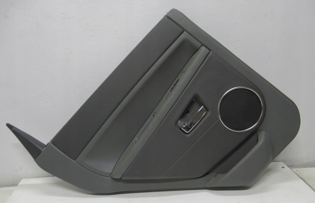 фото №1, Jeep cherokee wk 08r обшивка дверь правый задняя