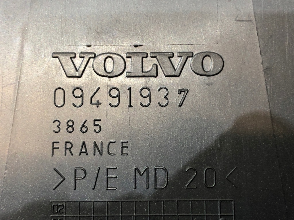 фото №10, Volvo v50 бардачок пассажира светлый kompletny