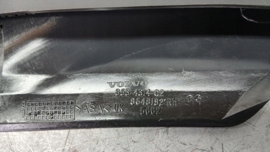 фото №9, Заглушка рейлинг перед передняя правая оригинальный номер 8648182 volvo xc70 v70 ii 00-07r