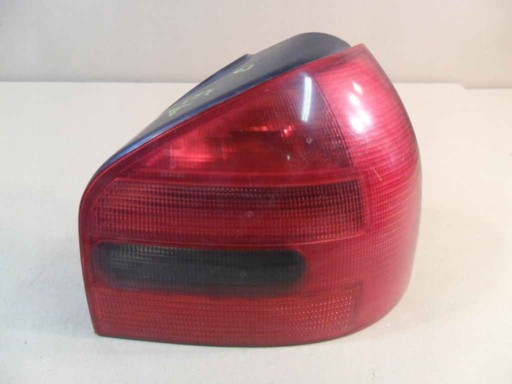 фото №1, Audi a3 8l лампа задняя задняя правая
