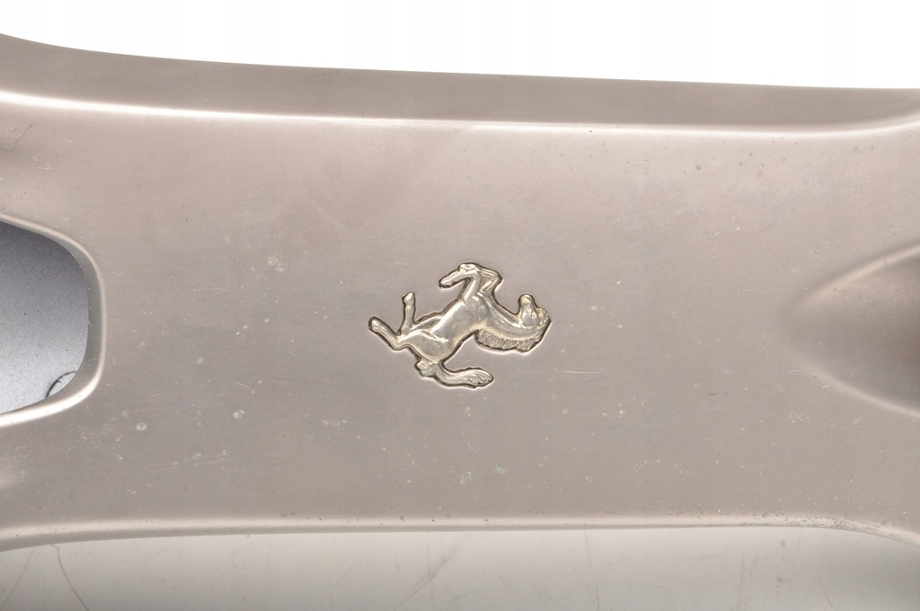 фото №8, Ferrari california панель середній 2009r