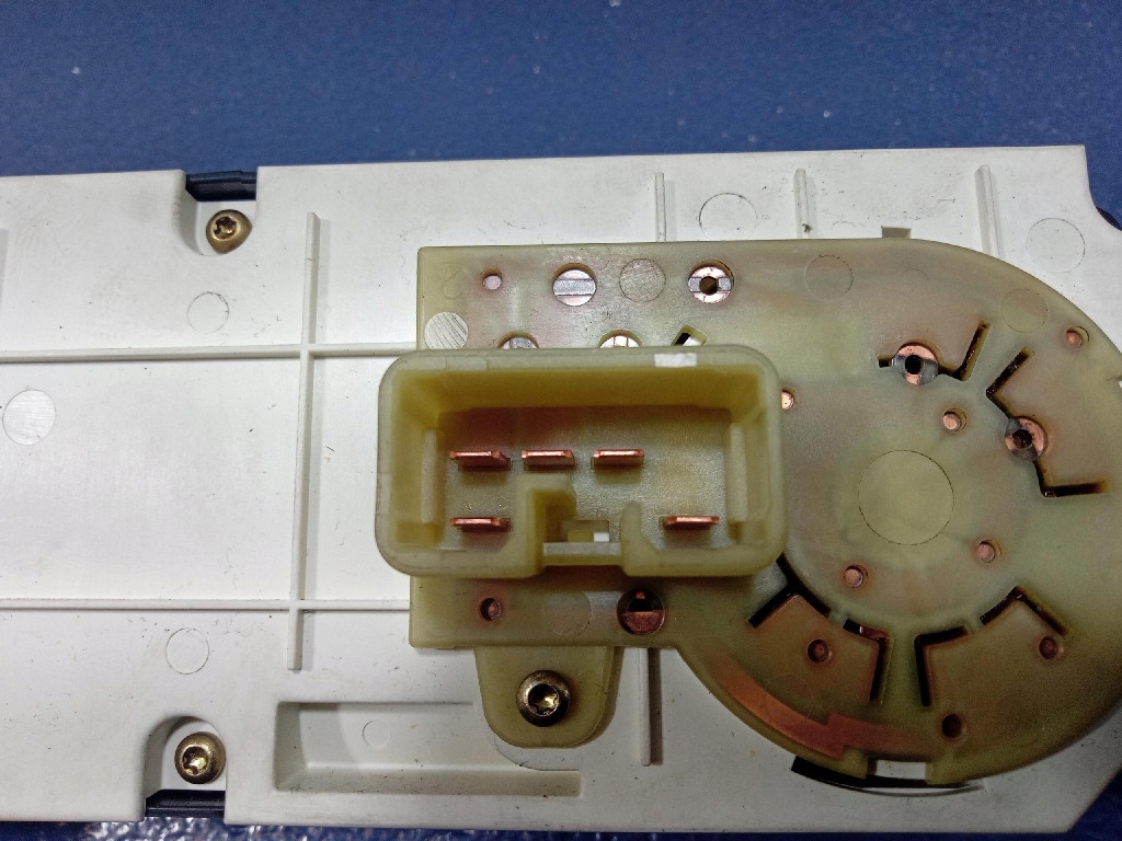 фото №5, Mitsubishi galant ix переключатель кондиционера i обдув mr958449