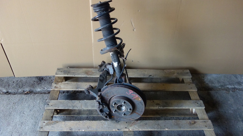 фото №1, Volvo s60 v60 поворотный кулак левая перед