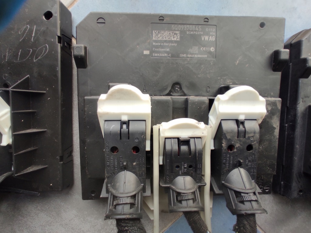фото №1, Vw golf модуль bsi 5q0937084s cz-wa