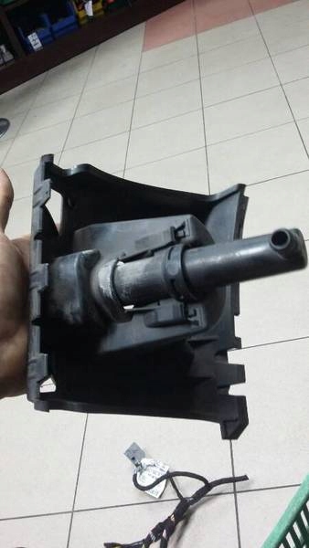 фото №2, Омыватель заглушка направляющая skoda octavia ii lift