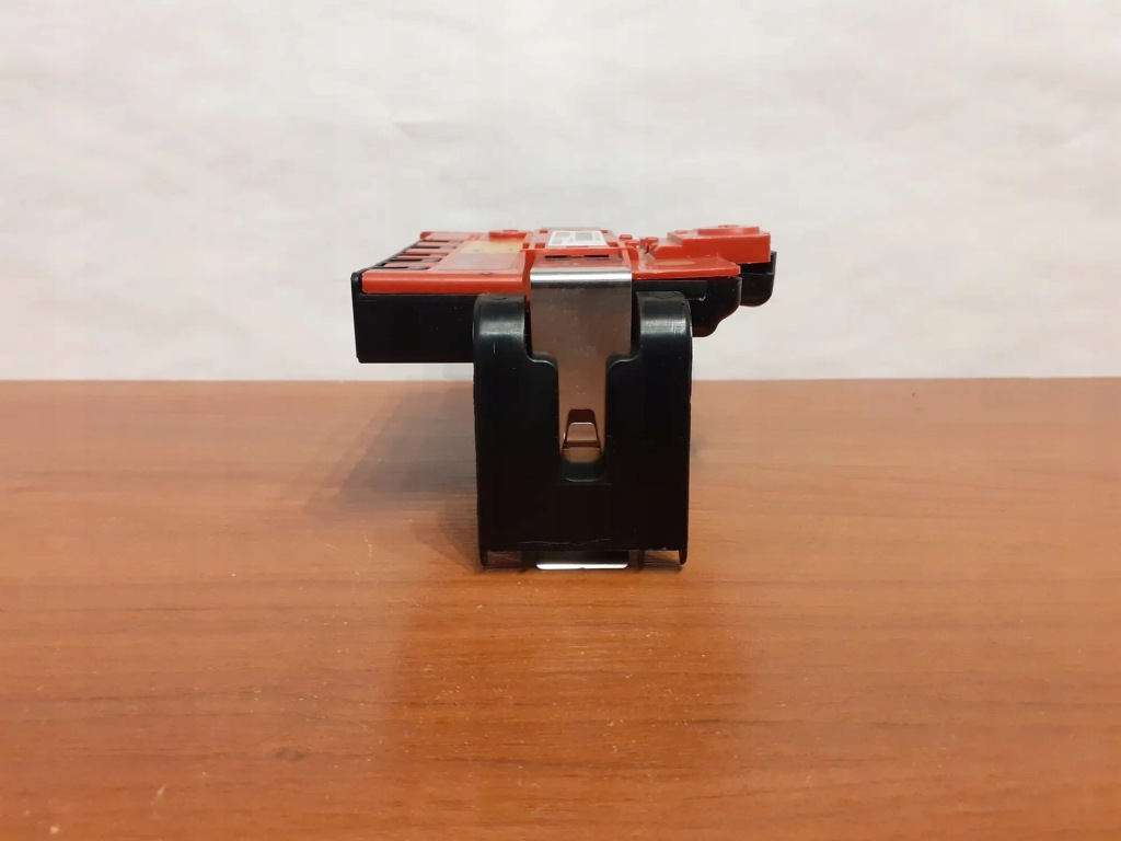 Крышка аккумулятор bmw x5 e70 6114917895901 2012 Киев