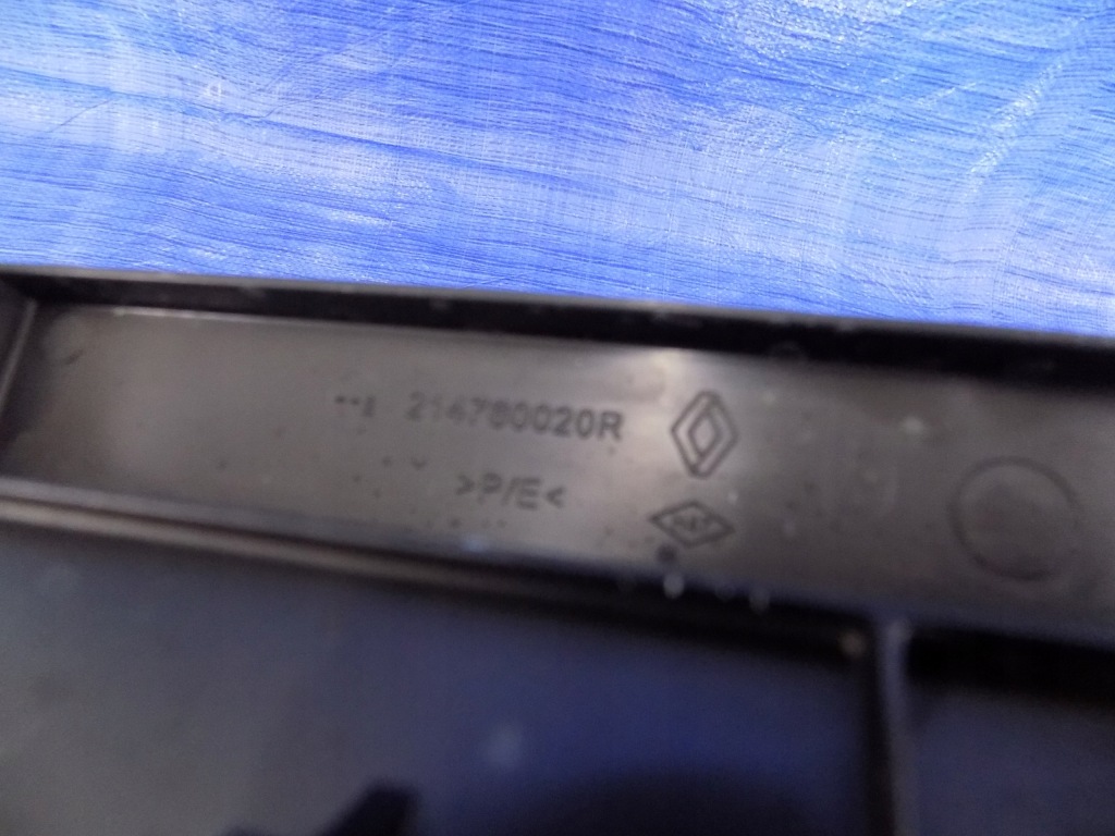 Накладка радіатора поперечина renault master 3 2,3dci Доставка