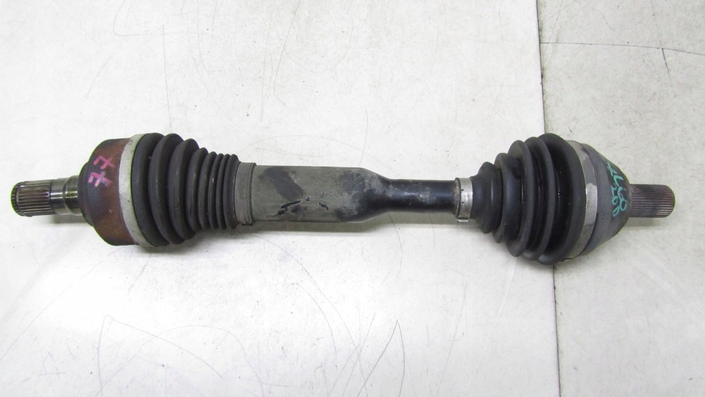 Купити Volvo xc60 2.0d привідний вал ліва перед 30783068 08-13