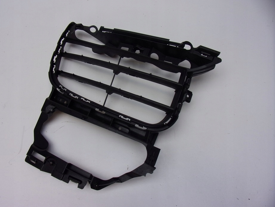 Купити Решітка бампера 7p5807682f cayenne 7p рестайлінг  turbo