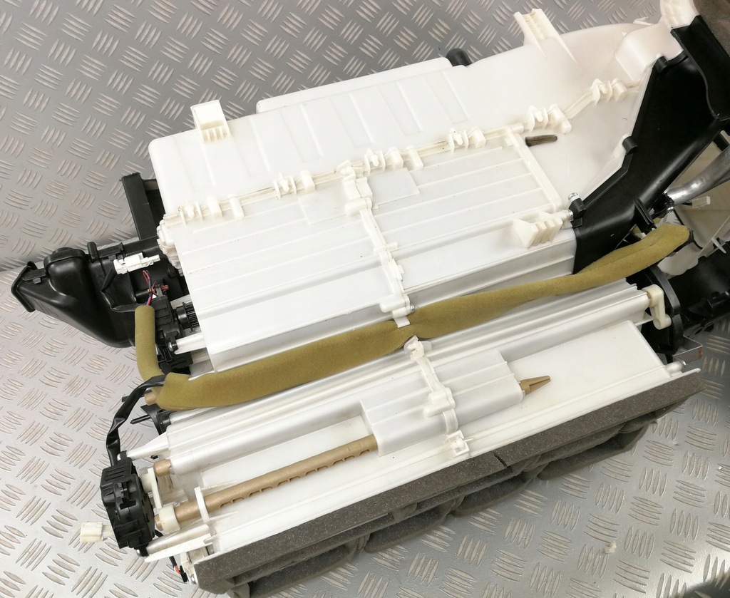 фото №6, 27215-1lb1a обігрівач кондиціонера infiniti qx80