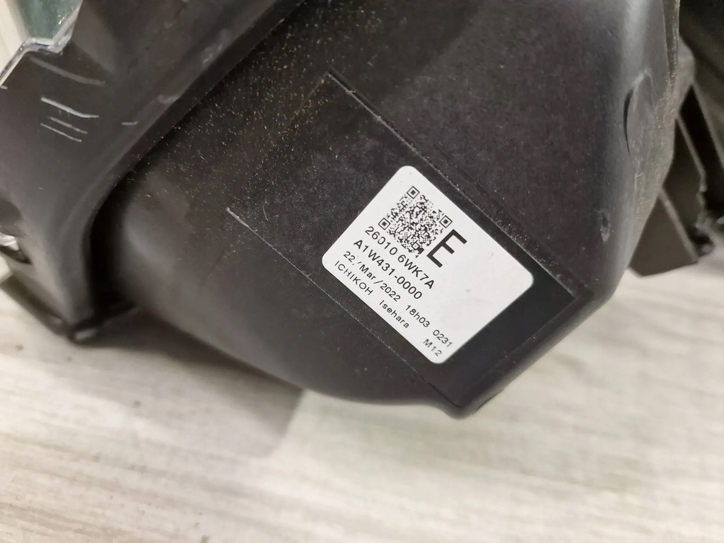 фото №7, Права лампа перед nissan leaf ii 2 ze1 full led 17