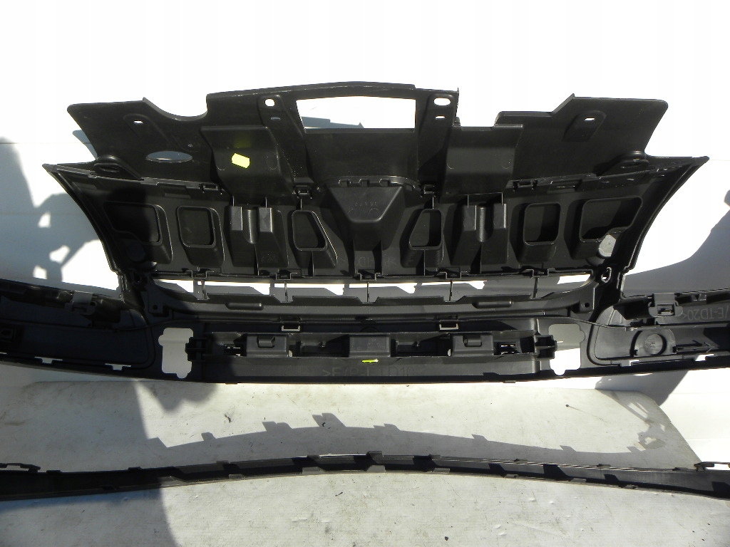 Renault megane 3 рестайлинг  бампер передний 11-2013 год Недорого