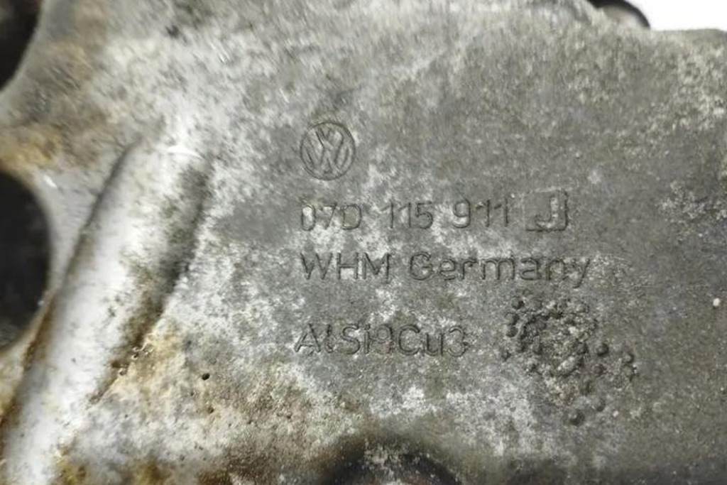 фото №7, Кронштейн фильтра масла vw tiguan 5n_ 07d115911j 1.5l бензиновый 110kw 2021