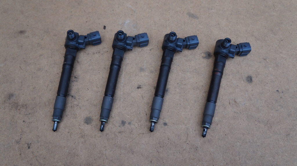 фото №1, Toyota hilux 2.4 d инжектор форсунка 23670-0e070