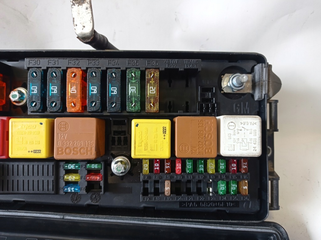 фото №13, Коробка предохранителей vectra c 2.2 16v 13112921