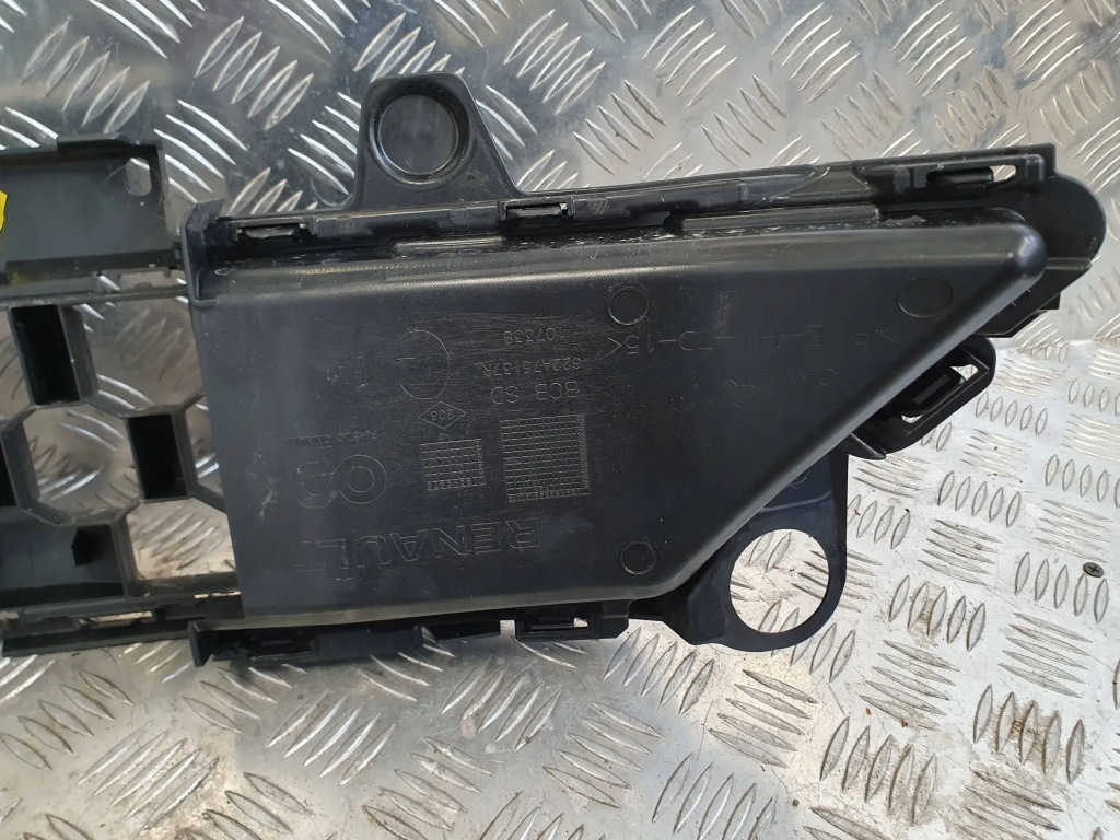 Renault megane e-tech 2022-2023 решётка средняя бампера перед передний Доставка