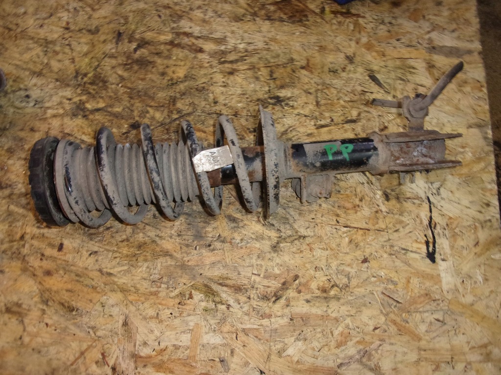 фото №1, Chevrolet spark m300 mcperson правый перед