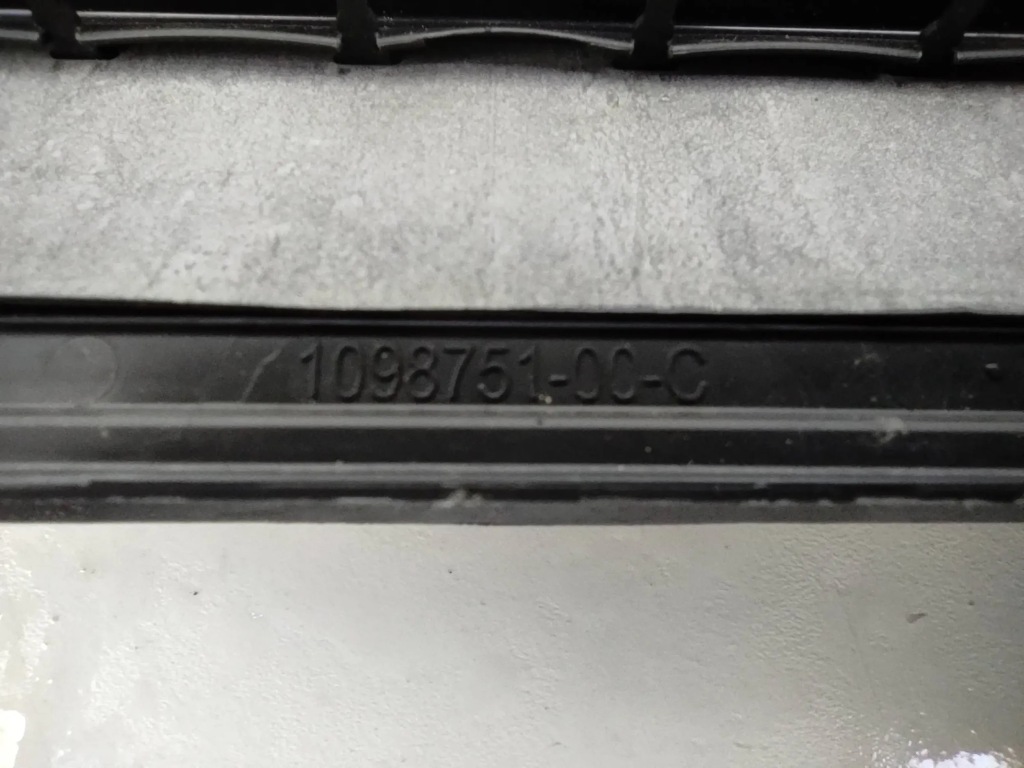 фото №3, Решітка вентиляційна бампера tesla model 3