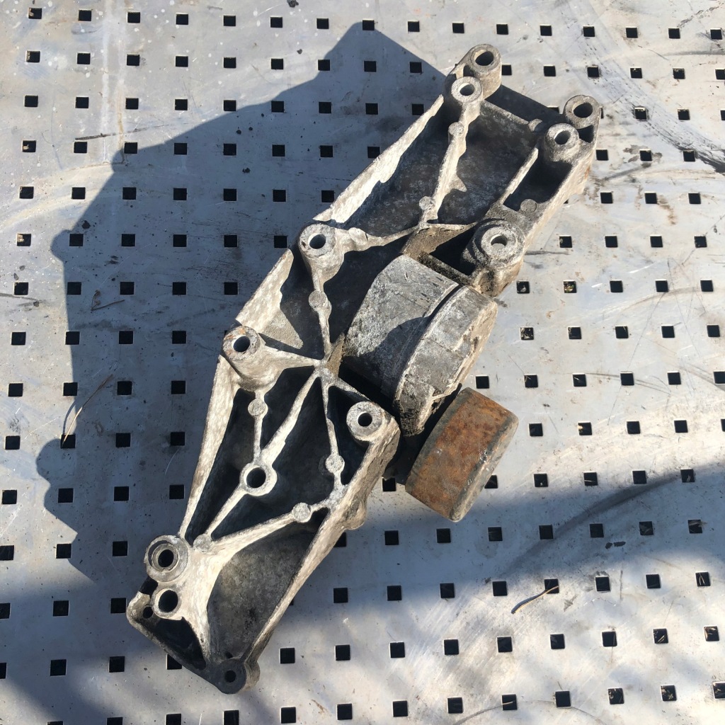 Купить Кронштейн генератора ford transit yc1e10k019ba