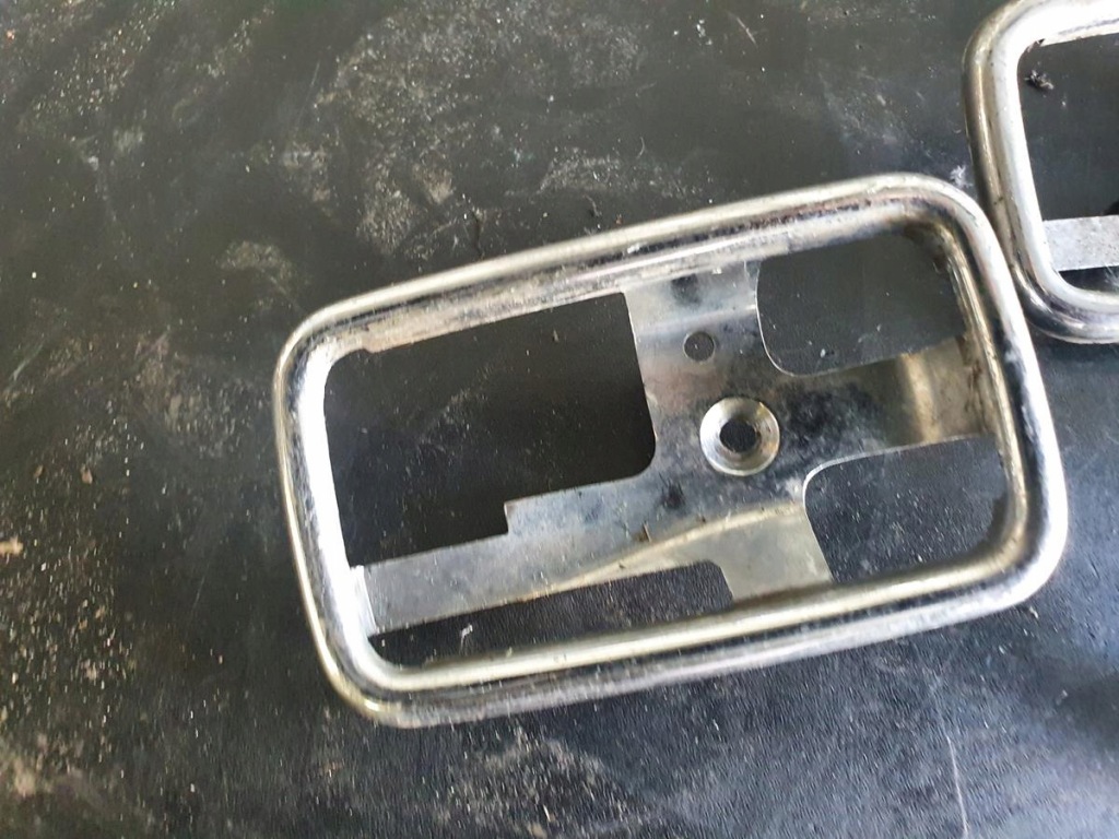 Mercedes w114 w115 захист ручка внутрішньої хром в Україні