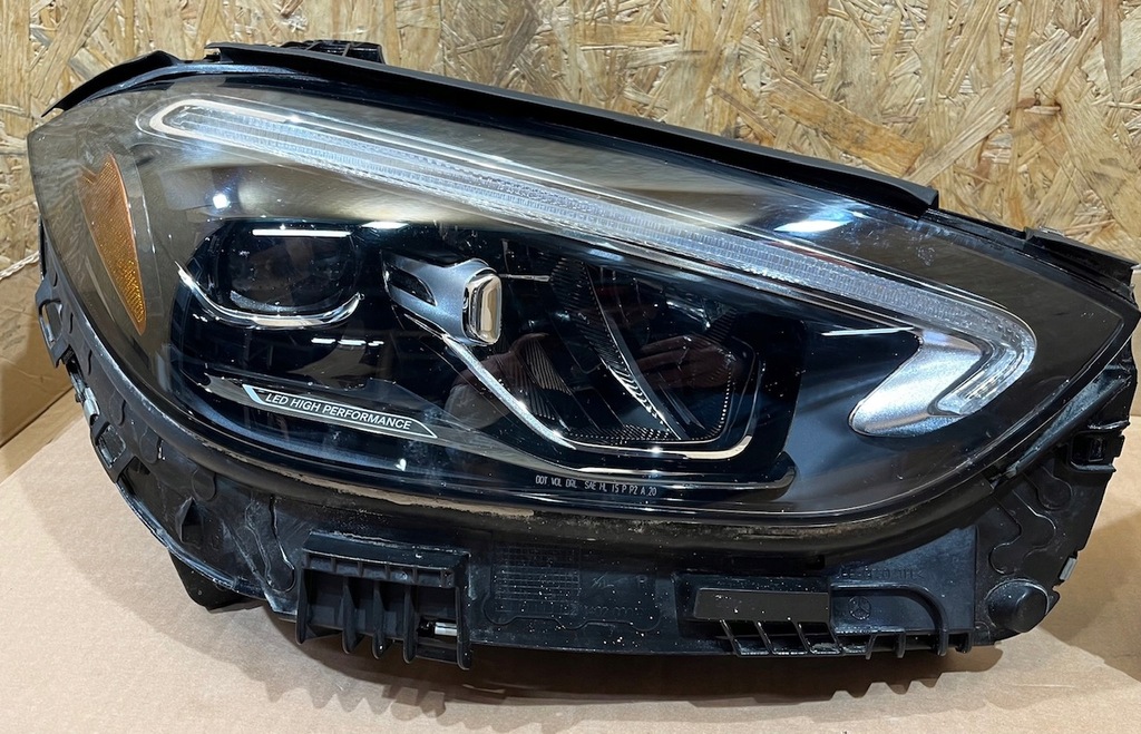 фото №6, Idealny kpl.przod mercedes c c300 w206 led w колір 040 22r 1