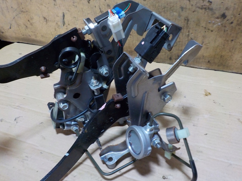 фото №3, Subaru legacy awd 2.0d педаль гальмо зчеплення