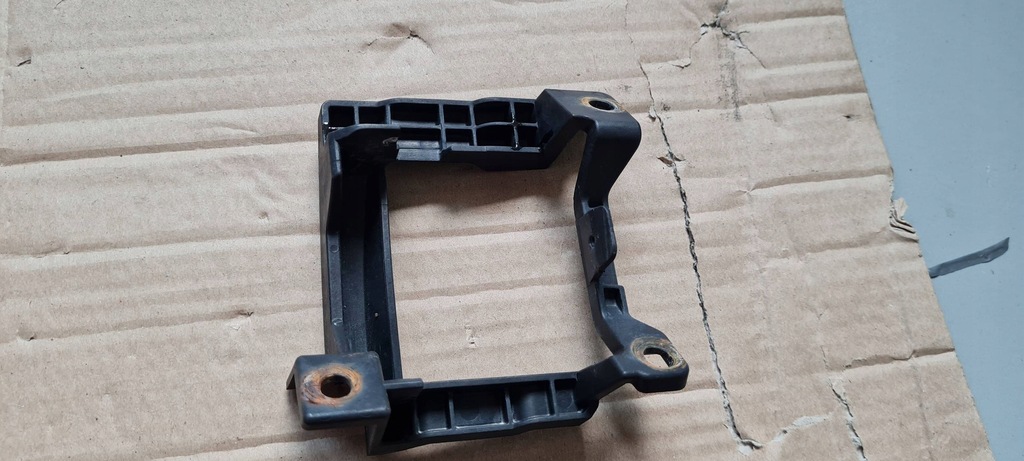 фото №10, S4 b9 8w a4 кронштейн кронштейн датчика мертвого pola правый задняя 8w0907176