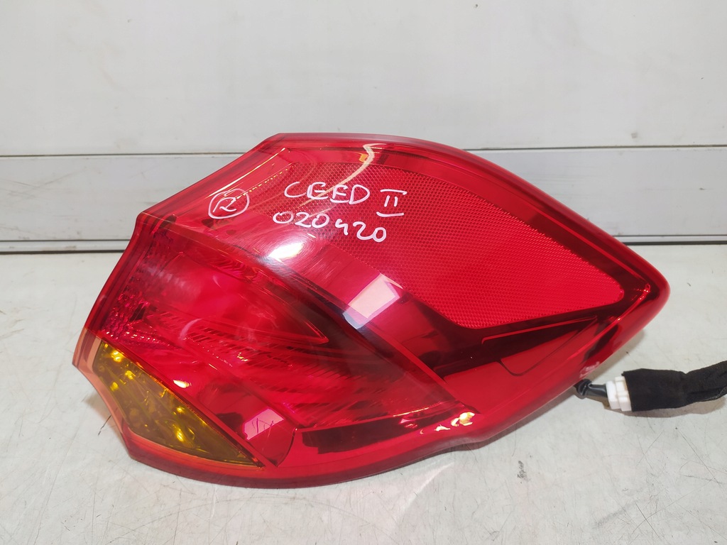 фото №1, Kia ceed ii hb лампа правая задняя