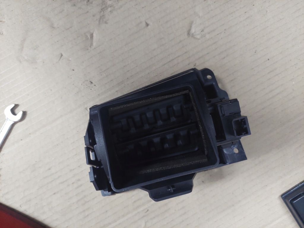 фото №6, Решітка обдув середня перед передня jaguar xf x250 8x23-19k617-bh