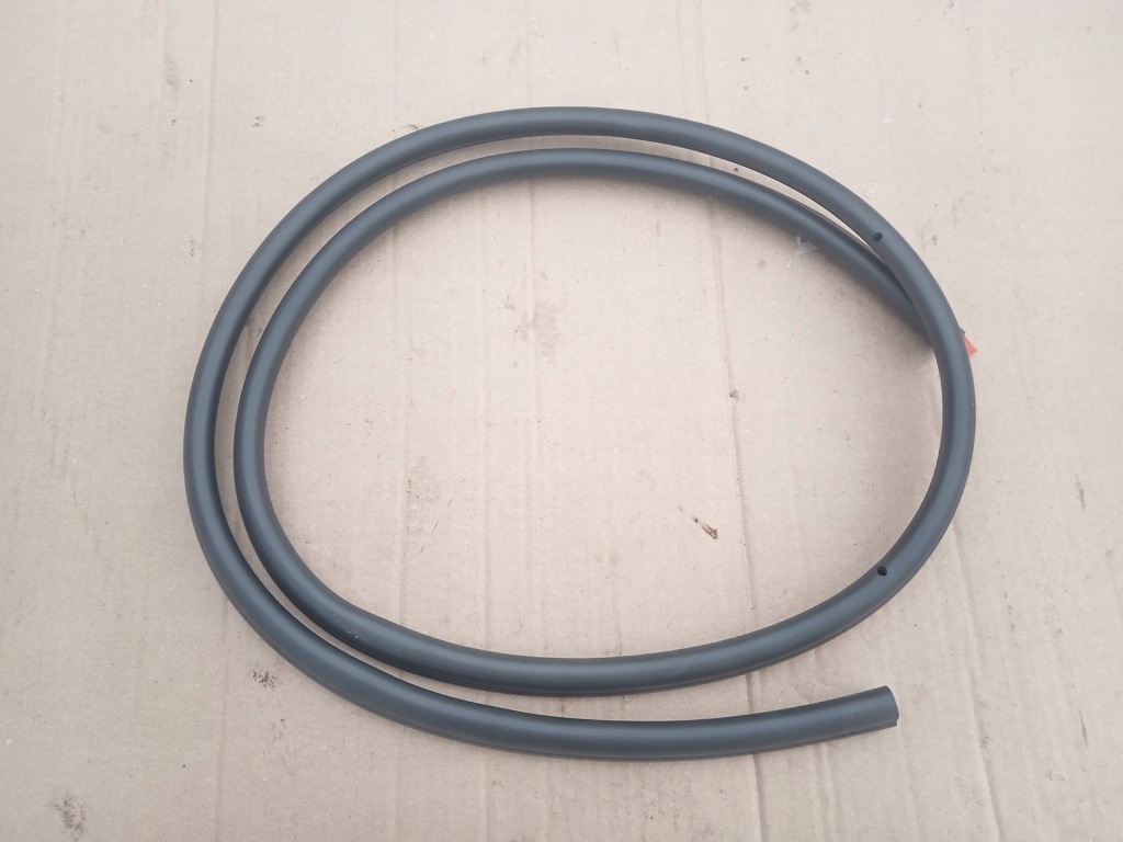 фото №1, Прокладка дверь левый задняя audi a5 8t8839911d