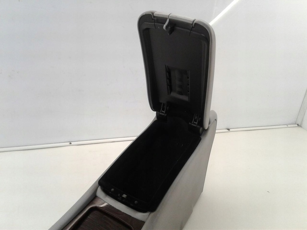 фото №5, Подлокотник кожа кожаный mercedes w203