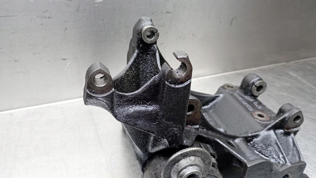 Кронштейн генератора 9634962980 citroen berlingo peugeot partner 1.9d Зі Шроту