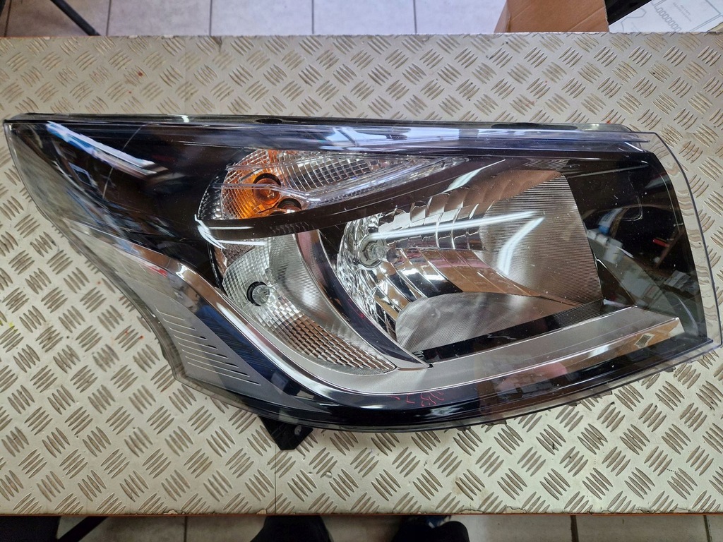 фото №1, Лампа правая передняя renault trafic iii 2014r-