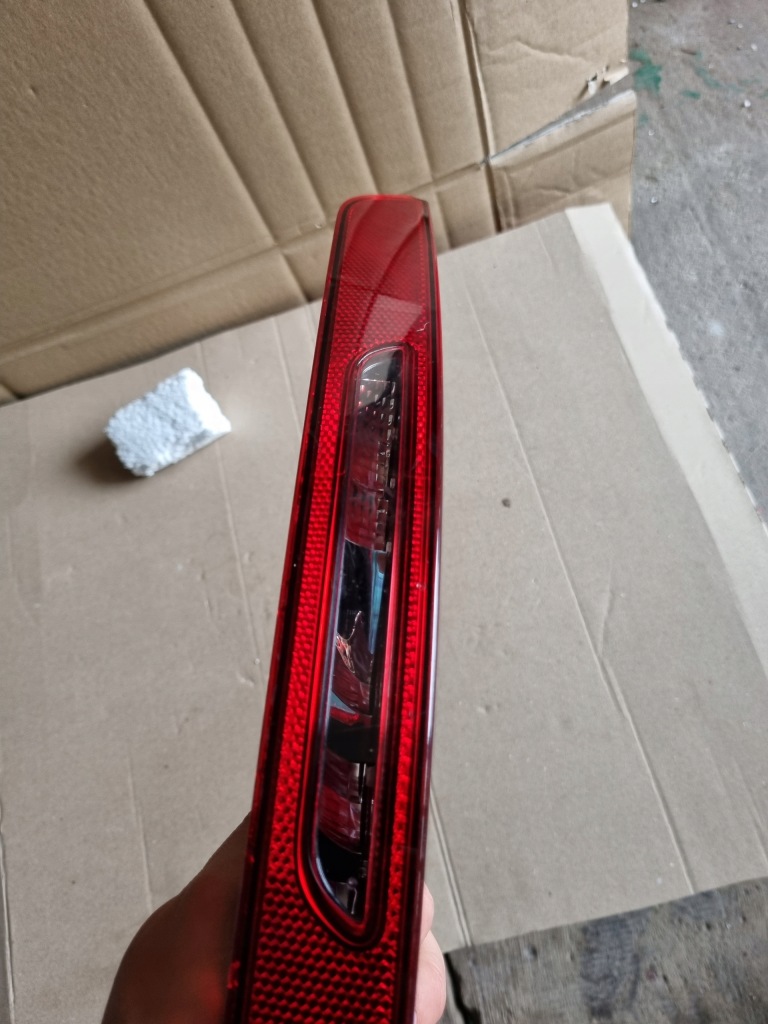 фото №13, Лампа бампера задня заднього правий porsche macan 95b945726t