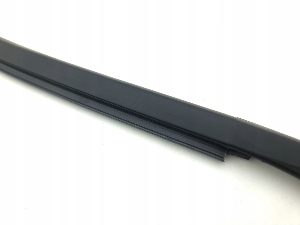 фото №9, Renault austral 2023 молдинг скло задній