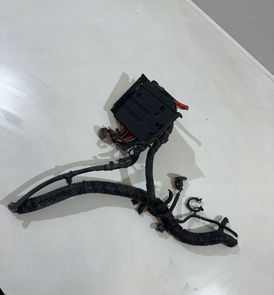 Купити Клема плюсова запобіжники av6t-14a067-bc ford kuga mk2 connect mk2 focus