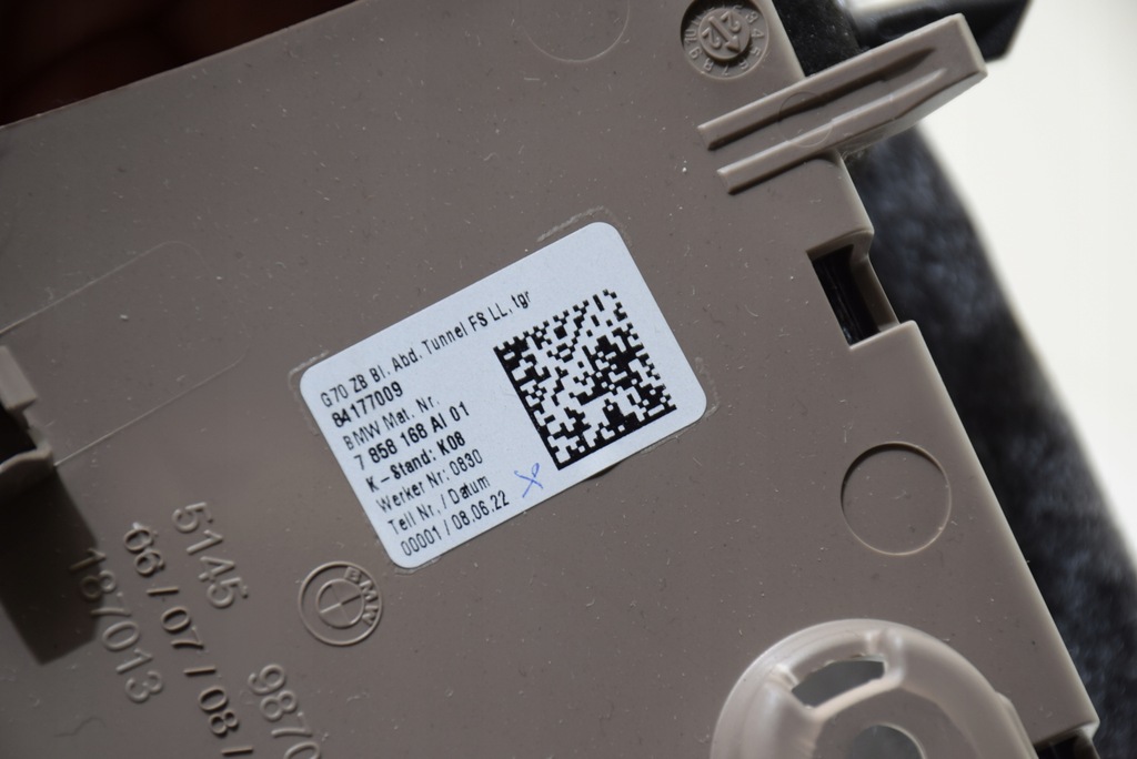 фото №9, Bmw 7 g70 g60 g61 левая нижняя корпус защита панели приборной панели taupegrau