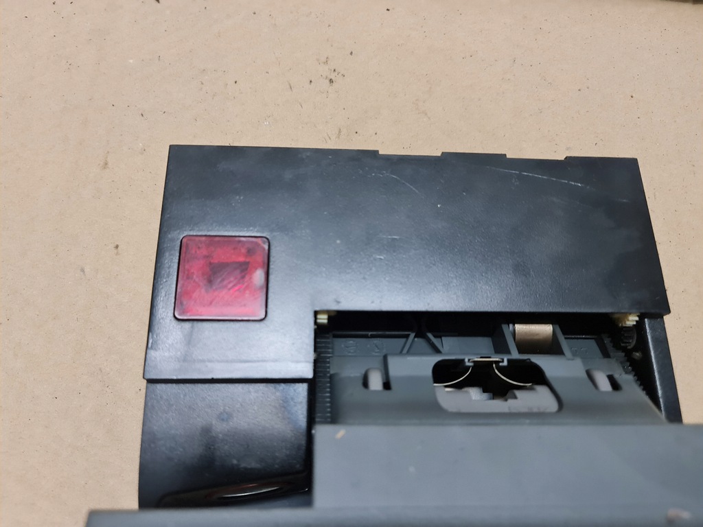 фото №5, Пепельница разъём 12v audi tt 8n серая 8n0857951