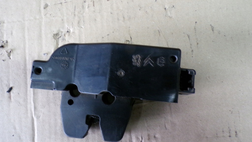 Купить Citroen c5 1 замок крышки багажника 9633089280