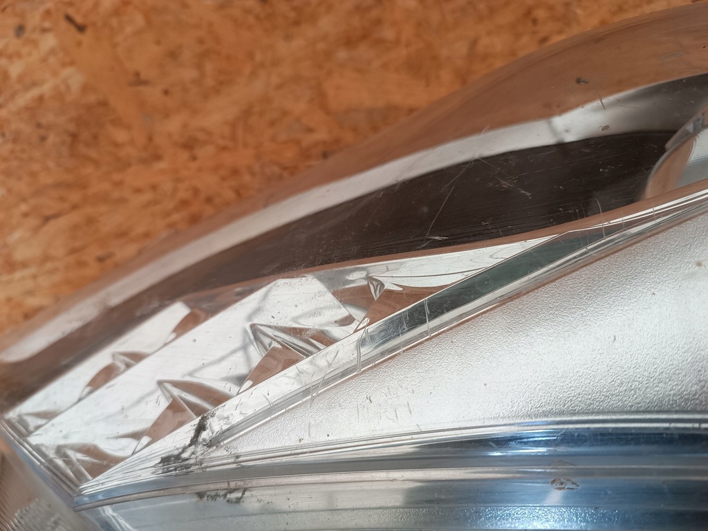 фото №13, Лампа правый перед eu led toyota yaris iii 3 2012- hybrid