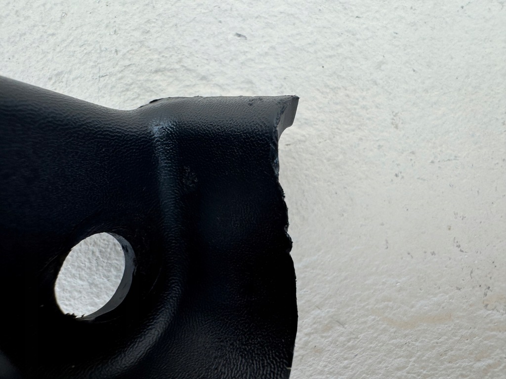 фото №15, Land rover evoque l538 11r- кронштейн направляющая бампера левый перед bj3m-17b875