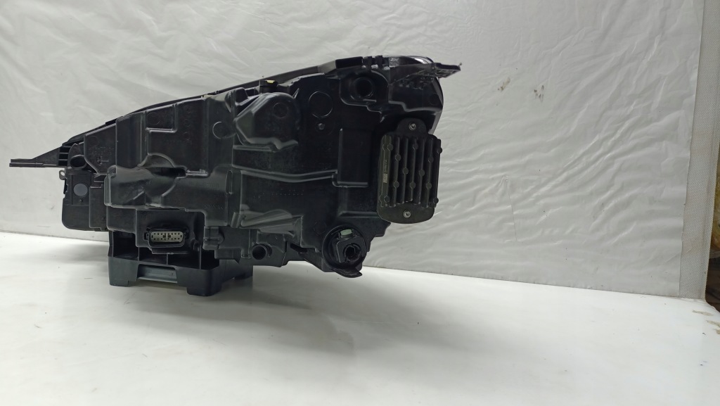 Фара передняя правый  full led ford kuga 3 -19r lv4b-13e016-ah valeo Доставка