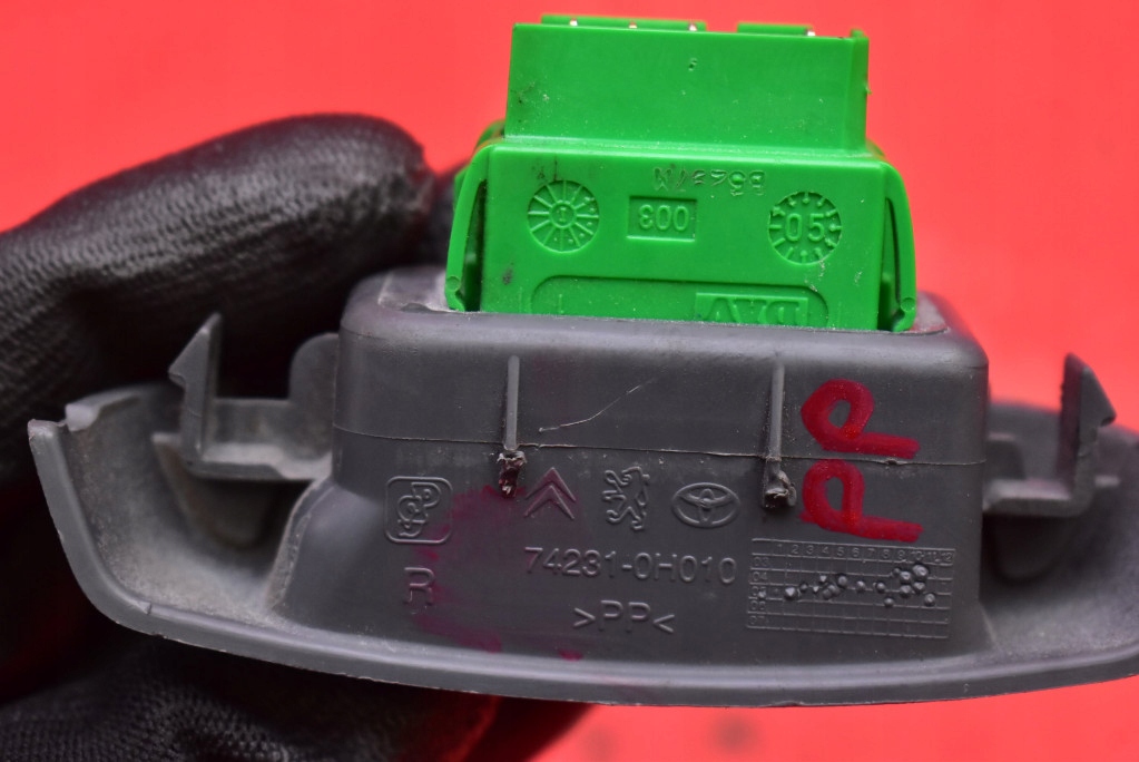 фото №9, Выключатель подъёма стекло правый перед 74231-0h010 peugeot 107 05-08